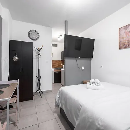 Thalia Studio, Nilie Hospitality Mgmt דירה