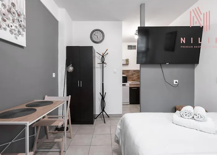 Thalia Studio, Nilie Hospitality Mgmt *