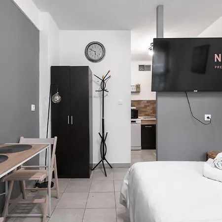 Thalia Studio, Nilie Hospitality Mgmt *